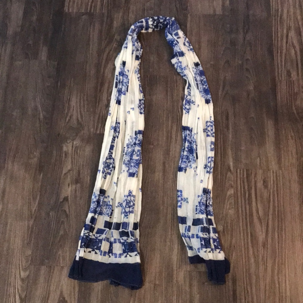 Blue & white scarf